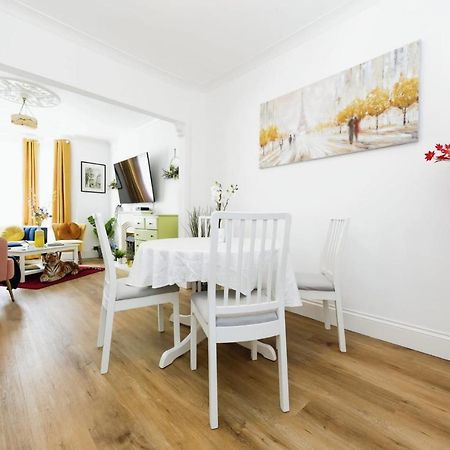 Your Chic 3Br Home Comfort And Style In London Eksteriør billede